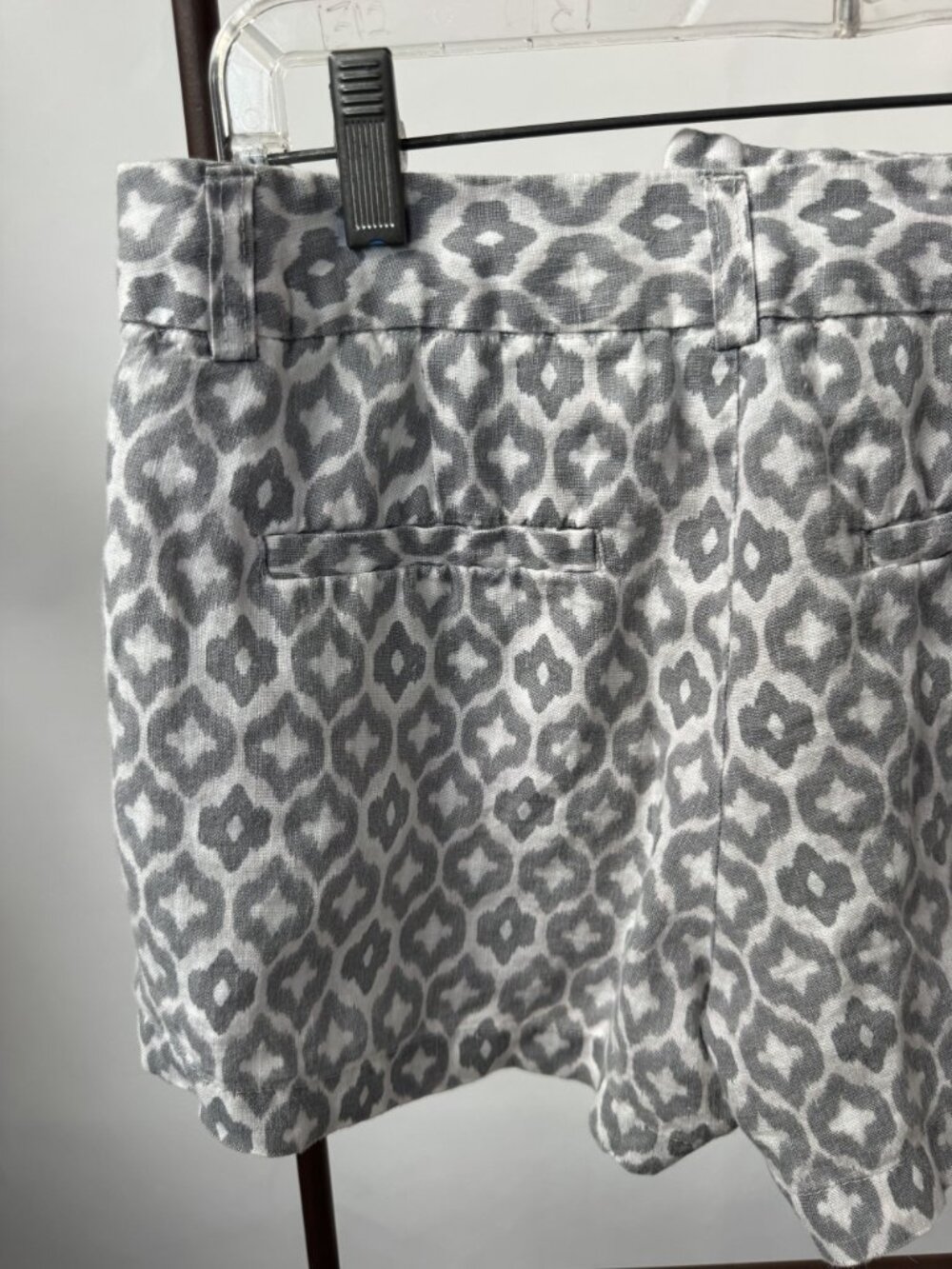 Cynthia Rowley Gray & White Linen Shorts Womens Size 4 Lightweight Ikat Print - Picture 7 of 16